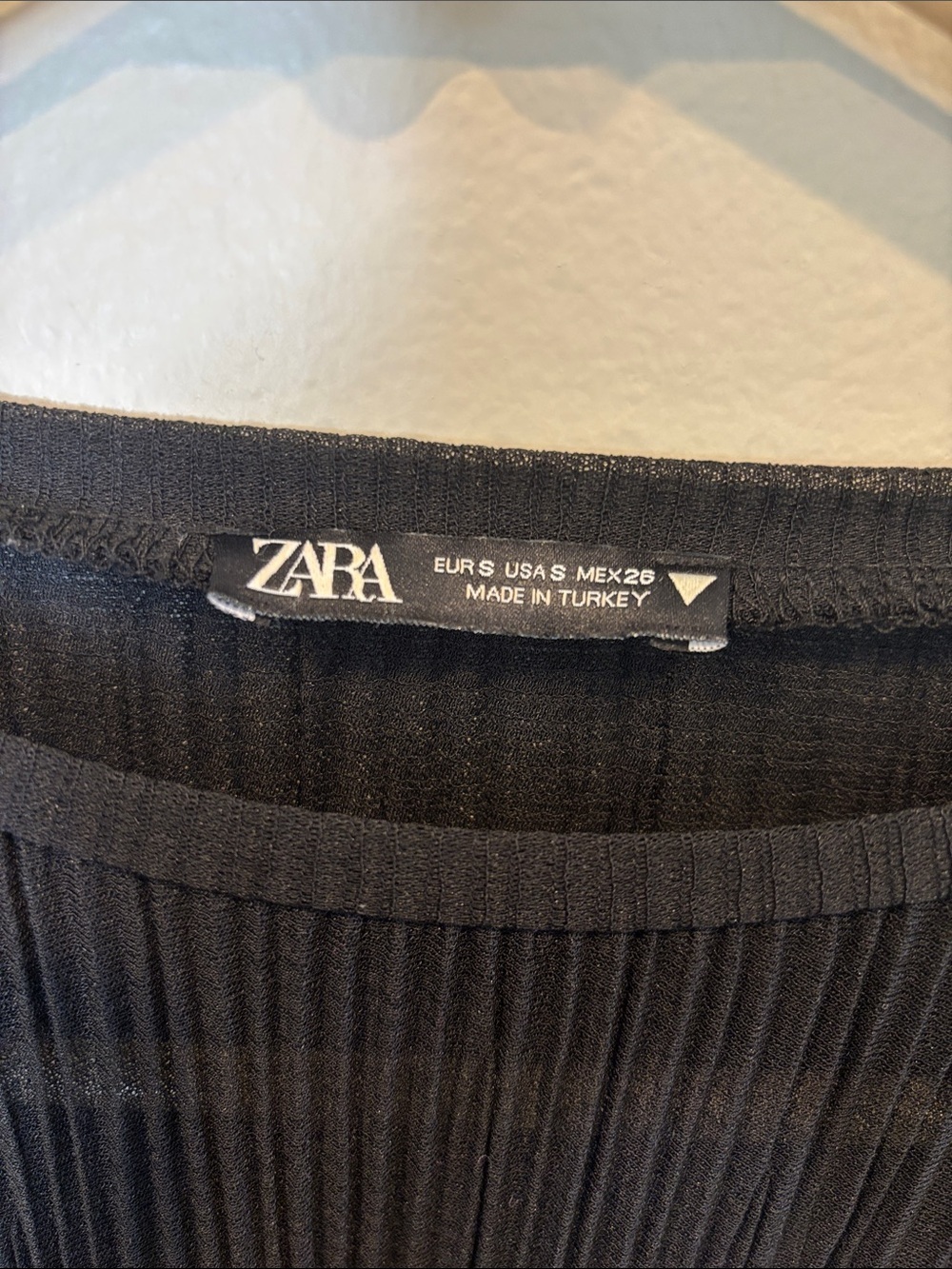 Zara Black Long-Sleeve Pleated Top - Picture 2 of 3